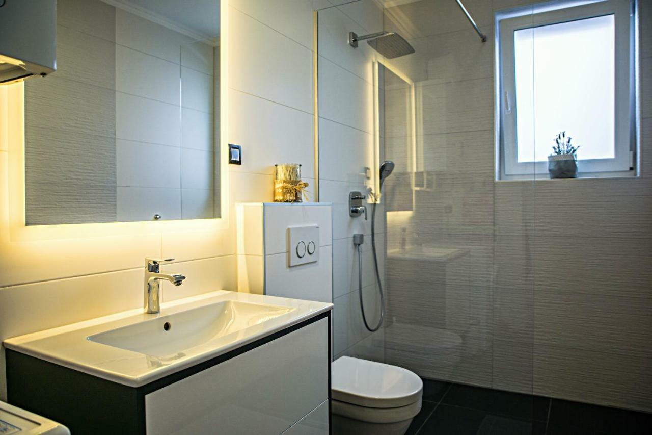 The View Luxury Apartment דראמליי מראה חיצוני תמונה